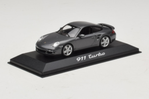Porsche 911 997 Turbo Grey Metallic Minichamps 1:43 WAP02013016 Metalli — kuva 2 / 5