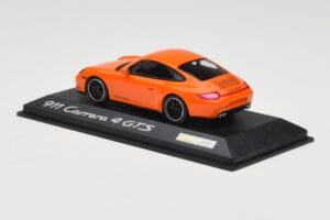 Porsche 911 997.2 Carrera 4 GTS Oranssi Minichamps 1:43 WAP0201140C Metalli — kuva 3 / 4