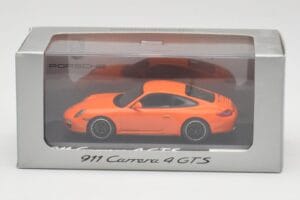 Porsche 911 997.2 Carrera 4 GTS Oranssi Minichamps 1:43 WAP0201140C Metalli — kuva 4 / 4