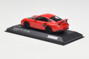 Porsche 911 997.2 GT2 RS Punainen Mustilla Vanteilla Minichamps 1:43 400069407 Metalli — kuva 3 / 4