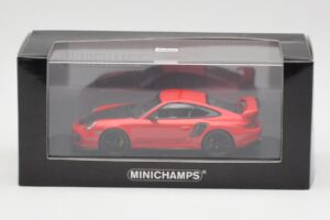 Porsche 911 997.2 GT2 RS Punainen Mustilla Vanteilla Minichamps 1:43 400069407 Metalli — kuva 4 / 4