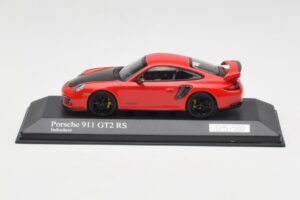 Porsche 911 997.2 GT2 RS Punainen Mustilla Vanteilla Minichamps 1:43 400069407 Metalli