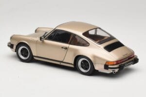 Porsche 911 Carrera 3.2 Pronssi Solido 1:18 S1802602 Metalli — kuva 7 / 8