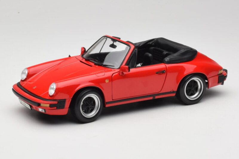 Porsche 911 SC Avoauto Punainen Minichamps 1:18 100063030 Metalli
