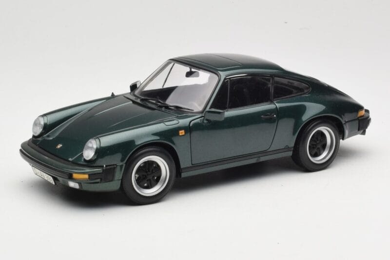 Porsche 911 Carrera Green Metallic Minichamps 1:18 100063022 Metalli