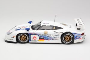 Porsche 911 GT1 #6 T. Boutsen / H-J. Stuck 1997 UT Models 1:18 39720 Metalli — kuva 4 / 8