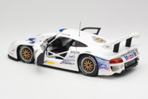 Porsche 911 GT1 #6 T. Boutsen / H-J. Stuck 1997 UT Models 1:18 39720 Metalli — kuva 5 / 8