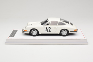 Porsche 911 S #42 R. Buchet / H. Linge Auguste Veuillet 24 Hours of Le Mans Class Winner 1967 IVY 1:18 REMC006 Hartsi