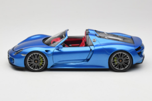 Porsche 918 Spyder Blue Metallic Minichamps 1:18 110062432 Metalli — kuva 4 / 8