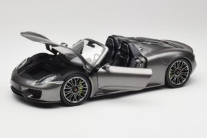Porsche 918 Spyder Liquid Metal Hopea Minichamps 1:18 110062430 Metalli — kuva 2 / 8
