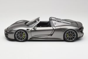 Porsche 918 Spyder Liquid Metal Hopea Minichamps 1:18 110062430 Metalli — kuva 4 / 8