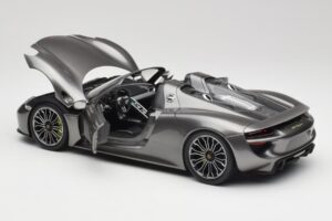 Porsche 918 Spyder Liquid Metal Hopea Minichamps 1:18 110062430 Metalli — kuva 5 / 8