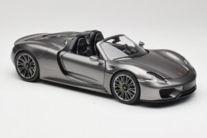 Porsche 918 Spyder Liquid Metal Hopea Minichamps 1:18 110062430 Metalli — kuva 6 / 8