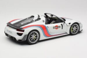 Porsche 918 Spyder Weissach Package Martini Minichamps 1:18 110062440 Metalli — kuva 3 / 8