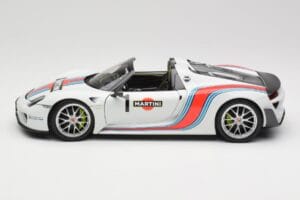 Porsche 918 Spyder Weissach Package Martini Minichamps 1:18 110062440 Metalli — kuva 4 / 8