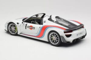Porsche 918 Spyder Weissach Package Martini Minichamps 1:18 110062440 Metalli — kuva 7 / 8