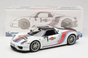 Porsche 918 Spyder Weissach Package Martini Minichamps 1:18 110062440 Metalli — kuva 8 / 8