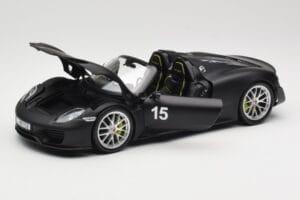 Porsche 918 Spyder Weissach Package Matt Black Minichamps 1:18 110062444 Metalli — kuva 2 / 8
