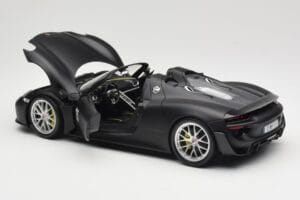 Porsche 918 Spyder Weissach Package Matt Black Minichamps 1:18 110062444 Metalli — kuva 5 / 8