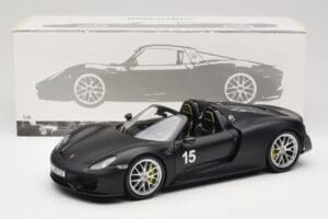 Porsche 918 Spyder Weissach Package Matt Black Minichamps 1:18 110062444 Metalli — kuva 8 / 8