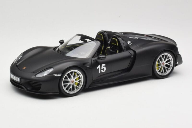 Porsche 918 Spyder Weissach Package Matt Black Minichamps 1:18 110062444 Metalli