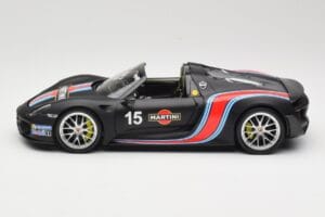 Porsche 918 Spyder Weissach Package Matt Black With Martini Stripes Minichamps 1:18 110062445 Metalli — kuva 4 / 8
