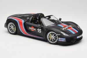 Porsche 918 Spyder Weissach Package Matt Black With Martini Stripes Minichamps 1:18 110062445 Metalli — kuva 6 / 8