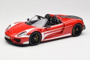 Porsche 918 Spyder Weissach Package Punainen & Valkoiset Raidat Minichamps 1:18 110062442 Metalli