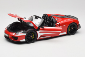 Porsche 918 Spyder Weissach Package Punaiset Valkoiset Raidat Minichamps 1:18 110062442-O1 Metalli — kuva 2 / 8