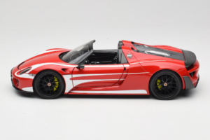Porsche 918 Spyder Weissach Package Punaiset Valkoiset Raidat Minichamps 1:18 110062442-O1 Metalli — kuva 4 / 8