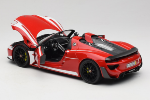 Porsche 918 Spyder Weissach Package Punaiset Valkoiset Raidat Minichamps 1:18 110062442-O1 Metalli — kuva 5 / 8