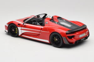 Porsche 918 Spyder Weissach Package Punaiset Valkoiset Raidat Minichamps 1:18 110062442-O1 Metalli — kuva 7 / 8