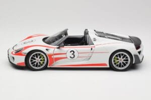 Porsche 918 Spyder Weissach Package Salzburg Minichamps 1:18 110062441 Metalli — kuva 4 / 8