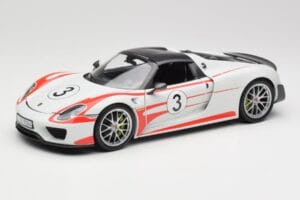 Porsche 918 Spyder Weissach Package Salzburg Minichamps 1:18 110062441 Metalli