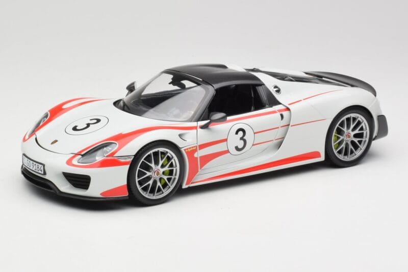 Porsche 918 Spyder Weissach Package Salzburg Minichamps 1:18 110062441 Metalli