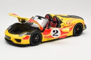 Porsche 918 Spyder Weissach Package Keltainen Raidoilla Minichamps 1:18 110062446 Metalli — kuva 2 / 8