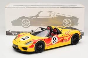 Porsche 918 Spyder Weissach Package Keltainen Raidoilla Minichamps 1:18 110062446 Metalli — kuva 8 / 8