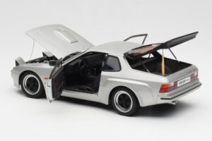 Porsche 924 Carrera GT Diamond Hopea AUTOart 1:18 78002 Metalli — kuva 5 / 8