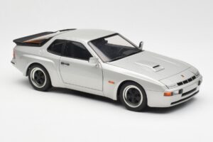 Porsche 924 Carrera GT Diamond Hopea AUTOart 1:18 78002 Metalli — kuva 6 / 8