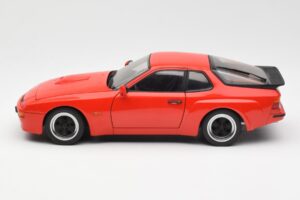 Porsche 924 Carrera GT Guards Punainen AUTOart 1:18 78003 Metalli — kuva 4 / 8
