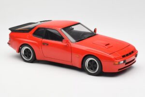 Porsche 924 Carrera GT Guards Punainen AUTOart 1:18 78003 Metalli — kuva 6 / 8