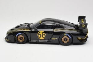 Porsche 935/19 Musta Kultaraidoilla Minichamps 1:18 155067568 Metalli — kuva 3 / 6