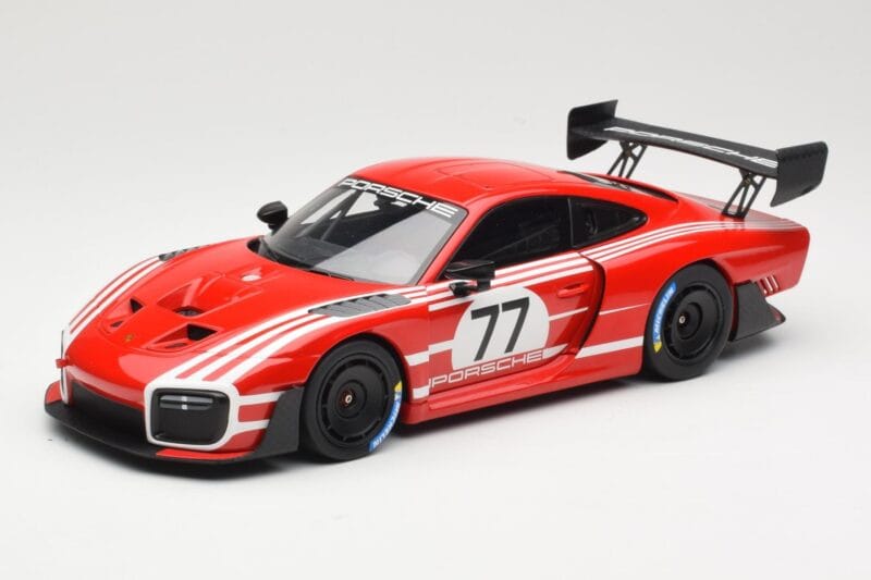 Porsche 935/19 Punainen Valkoisilla Raidoilla Minichamps 1:18 155067577 Metalli