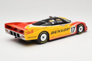 Porsche 962C Group C #17 D. Bell / H-J. Stuck / K. Ludwig 24 Hours of Le Mans 1988 Universal Hobbies 1:18 4704 Metalli — kuva 3 / 8