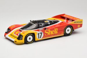 Porsche 962C Group C #17 D. Bell / H-J. Stuck / K. Ludwig 24 Hours of Le Mans 1988 Universal Hobbies 1:18 4704 Metalli