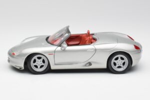Porsche Boxster 986 Hopea Maisto 1:18 37800-M3 Metalli — kuva 4 / 8