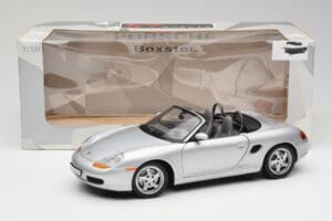 Porsche Boxster 986 Avoauto Arctic Hopea Metallic UT Models 1:18 27852 Metalli — kuva 8 / 8