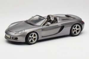 Porsche Carrera GT Harmaa Metallinhohto Maisto 1:18 36622-R1 Metalli