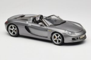 Porsche Carrera GT Harmaa Metallinhohto Maisto 1:18 36622-R1 Metalli — kuva 6 / 8