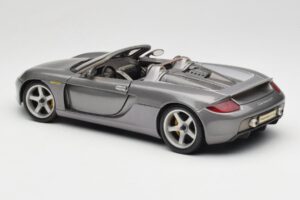 Porsche Carrera GT Harmaa Metallinhohto Maisto 1:18 36622-R1 Metalli — kuva 7 / 8